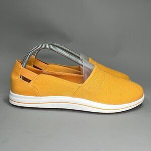Clarks Cloudsteppers Shoes Womens Size 8.5 Yellow Comfort Slip On Canvas Loafers